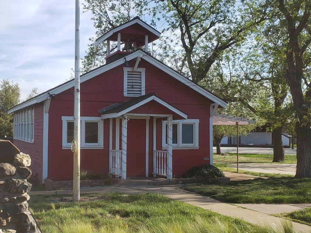 Point of Interest: Little Red Schoolhouse